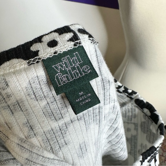 Wild Fable Floral Crop Long Sleeve Top size medium - Picture 4 of 5